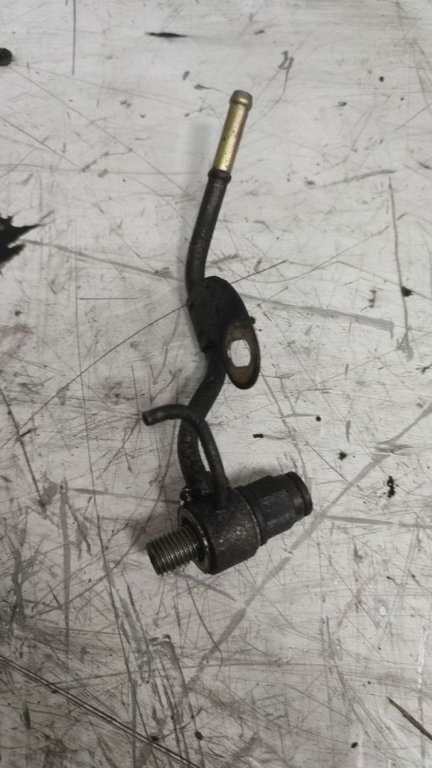 масляная трубка Toyota Avensis 2 поколение (T250) (2003 - 2006), 2.0 л., дизель, МКПП - фото №1