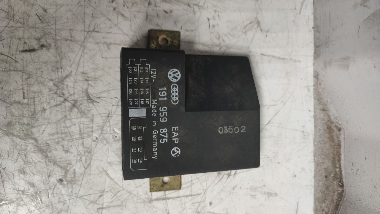 блок управления стеклоподъемниками Volkswagen Transporter T4 1994, 2.4 л., дизель, МКПП, 191959875 - фото №1