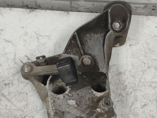 кронштейн двигателя BMW 5 серия E60/E61 [рестайлинг] 2009, 2.0 л., бензин, АКПП, 2211677418101