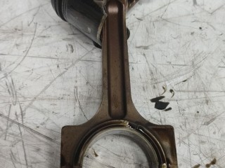 поршень шатун Mazda 3 BK (2003 - 2005), 2.0 л., бензин