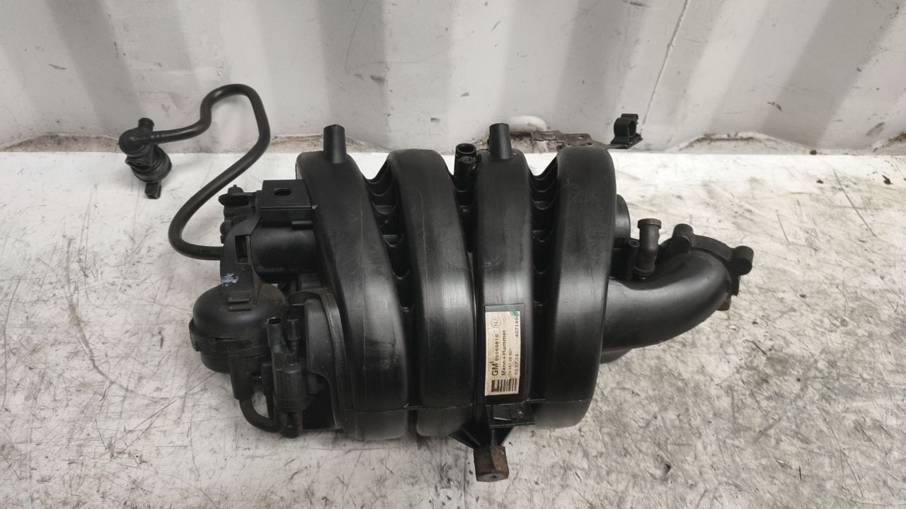 коллектор впускной Chevrolet Cruze 1 поколение (2009 - 2012), 1.8 л., бензин, АКПП, 55565816 - фото №1