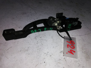 скелет ручки двери передней левой Ford Focus 2 поколение CB4 2008, 2.0 л., бензин