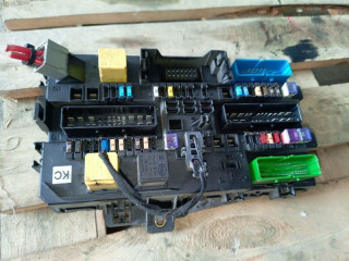 блок предохранителей Opel Astra H/Family [рестайлинг] L69 2010, 1.6 л., i-VTEC, Z 16 XER, бензин, робот, седан, передний привод, 94700787