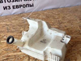 бачок омывателя Ford Focus 3 поколение CB8 2012, 1.6 л., i-VTEC, IQDB, бензин, МКПП, frozen white, передний привод, правый руль, 1817940