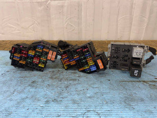 блок предохранителей Volkswagen Touareg 1 поколение [рестайлинг] 2009, 3.0 л., CASC, дизель, АКПП, полный привод, 7L0907295L, 7L0937559, 7L0937503