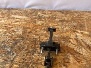 ограничитель открывания двери задней Ford Focus 3 поколение CB8 2012, 1.6 л., i-VTEC, IQDB, бензин, 5МКПП, frozen white, хетчбэк 5 дв., передний привод, правый руль, 1726441