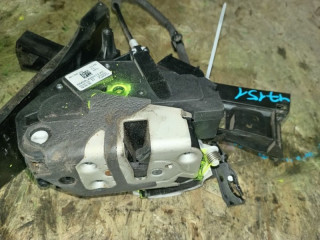 замок двери Ford Focus 3 поколение CB8 2011, 1.6 л., бензин