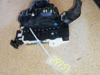 замок двери задней правой Ford Focus 1 поколение [рестайлинг] DAW 2002