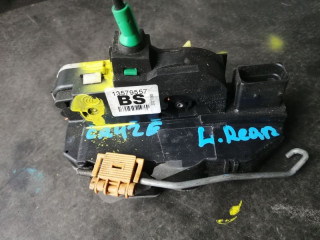 замок двери Chevrolet Cruze 1 поколение J300 2012, 13579557