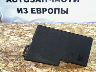 крышка блока предохранителей Ford Focus 3 поколение CB8 2012, 1.6 л., i-VTEC, PNDA, бензин, 5МКПП, white, хетчбэк 5 дв., передний привод, правый руль, AV6T-14A076-AB