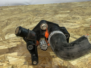 фланец (тройник) системы охлаждения Ford Focus 2 поколение [рестайлинг] 2010, 1.6 л., бензин, 1531004