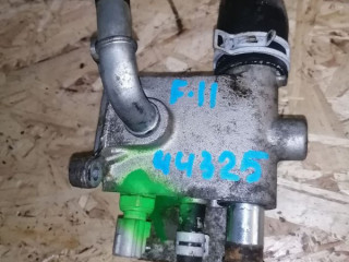 фланец (тройник) системы охлаждения Ford Focus 2 поколение CB4 2008, 2.0 л., бензин, 1360282