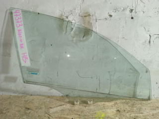 стекло двери передней правой Mazda 3 1 поколение [рестайлинг] BK 2007, 1.6 л., бензин