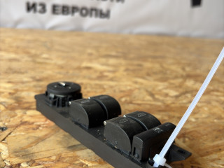 блок управления стеклоподъемниками Ford Focus 3 поколение CB8 2012, 1.6 л., i-VTEC, IQDB, бензин, МКПП, frozen white, передний привод, правый руль