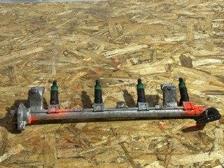 топливная рампа Ford Focus 2 поколение 2007, 1.6 л., бензин