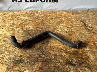 патрубок радиатора Ford Focus 3 поколение CB8 2012, 1.6 л., VVT-i, PNDA, бензин, робот, panther black (metallic), универсал, передний привод, правый руль, BV61-8260-BB