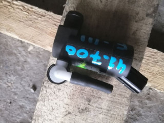 насос (моторчик) омывателя стекла Ford Focus 2 поколение CB4 2008, 1.6 л., бензин, 1355124