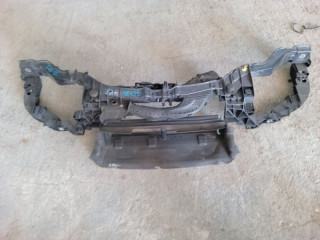 передняя панель крепления облицовки (телевизор) Ford Focus 3 поколение CB8 2012, 1.6 л., бензин