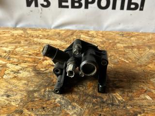 фланец (тройник) системы охлаждения Ford Focus 3 поколение CB8 2012, 1.6 л., VVT-i, PNDA, бензин, робот, panther black (metallic), универсал, передний привод, правый руль