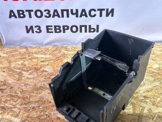 кожух аккумулятора Ford Focus 3 поколение CB8 2012, 1.6 л., i-VTEC, PNDA, бензин, 5МКПП, white, хетчбэк 5 дв., передний привод, правый руль, AM51-10723