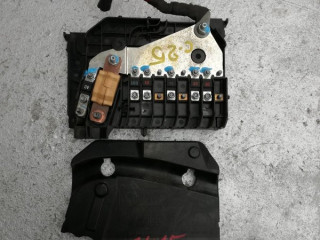 блок предохранителей Ford Focus 3 поколение CB8 2012, 2.0 л., бензин, CV6T14K733AAD