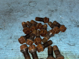 болт колесный BMW 5 серия F07/F10/F11 2011, 2.0 л., АКПП, задний привод, 36136890324, M14X1.25