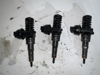 форсунка Volkswagen Golf 5 поколение 2008, 1.9 л., BXE, дизель, МКПП, передний привод, 038130073AG, 0414720215