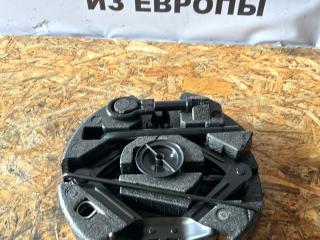 Органайзер Ford Focus 3 поколение CB8 2013, 1.6 л., PNDA, бензин, 5МКПП, хетчбэк 5 дв., BM51-17000CB