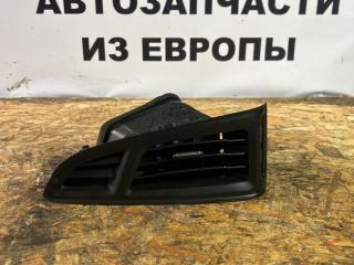 дефлектор обдува салона Ford Focus 3 поколение CB8 2012, 1.6 л., i-VTEC, IQDB, бензин, 5МКПП, white(белый), седан, передний привод, BM51018B09