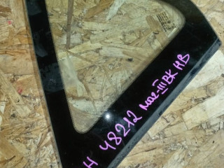 стекло кузовное боковое левое Mazda 3 1 поколение [рестайлинг] BK 2007, 1.6 л., бензин