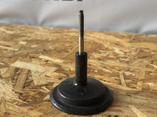 крепление запаски Ford Kuga 1 поколение 2009, 2.0 л., TDCi, QXBA, дизель, МКПП, ice white, внедорожник 5 дв., полный привод, правый руль, 1471645