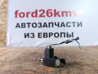 выключатель концевой (концевик) Ford Focus 3 поколение CB8 2012, 1.6 л., i-VTEC, IQDB, бензин, 5МКПП, frozen white, хетчбэк 5 дв., передний привод, правый руль