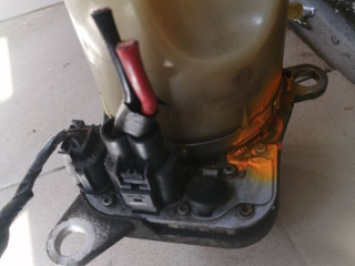 насос гидроусилителя руля Ford Kuga 1 поколение CBV 2009, 2.5 л., бензин, 1736870