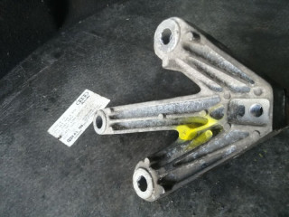 кронштейн КПП Ford Focus 2 поколение CB4 2008, 1326812