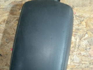 подлокотник Ford Focus 3 поколение CB8 2012, 1.6 л., бензин