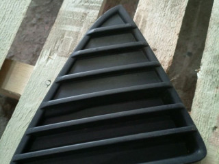 заглушка (решетка) в бампер Ford Focus 3 поколение CB8 2012, 1.6 л., бензин