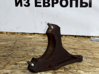 кронштейн полуоси Ford Focus 2 поколение [рестайлинг] CB4 2009, 1.6 л., i, SHDA, бензин, МКПП, хетчбэк 5 дв., 6S61-3K305-AA