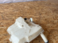бачок омывателя Ford Focus 3 поколение CB8 2012, 1.6 л., i-VTEC, IQDB, бензин, МКПП, frozen white, передний привод, правый руль, 1817940 - фото №2