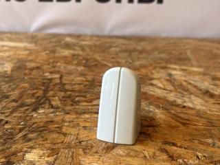 заглушка личинки замка Ford Focus 3 поколение CB8 2012, 1.6 л., i-VTEC, IQDB, бензин, 5МКПП, frozen white, хетчбэк 5 дв., передний привод, правый руль, 1727824