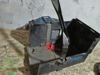 крепление аккумулятора Ford Focus 2 поколение CB4 2008, 1.6 л., бензин