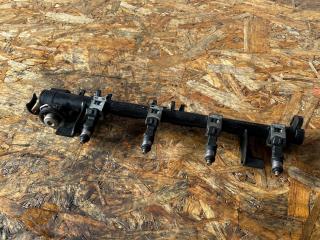 топливная рампа Ford Focus 3 поколение CB8 2012, 1.6 л., VVT-i, PNDA, бензин, робот, panther black (metallic), универсал, передний привод, правый руль, VP8A6U-AB