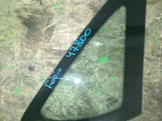 стекло кузовное боковое правое Ford Focus 2 поколение CB4 2008, 1.6 л., бензин