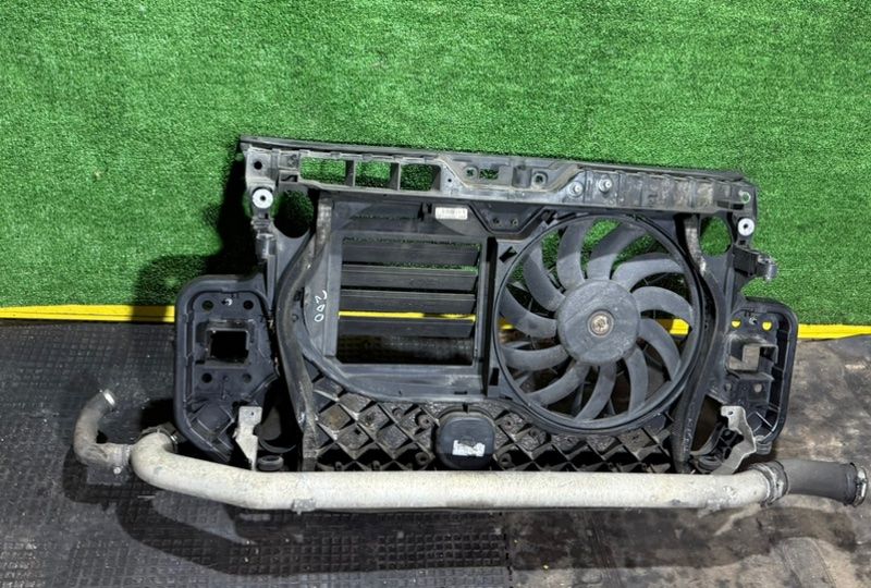 передняя панель крепления облицовки (телевизор) Audi A6 4F/C6 2007, 2.0 л., 4B0010157D - фото №1