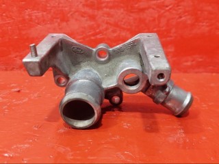 фланец (тройник) системы охлаждения Ford Focus 2 поколение 2008, 1.6 л., SHDA, бензин, 1N1G8594