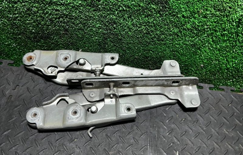 петля капота Mercedes-Benz E-Класс W211/S211 2003, 2118800128 - фото №1