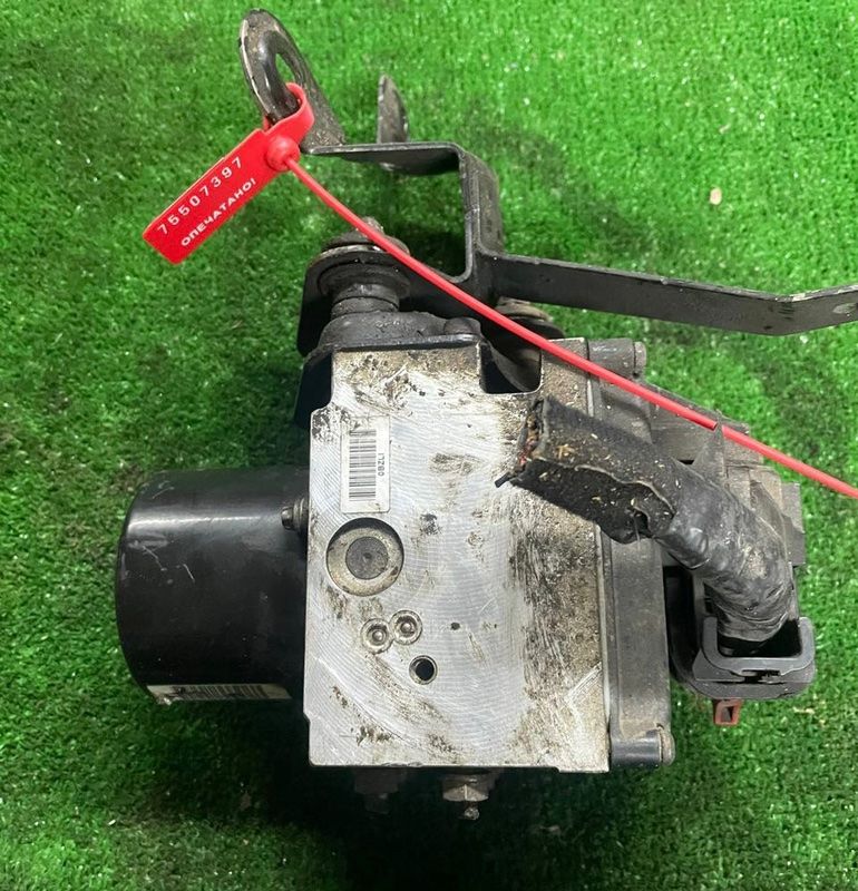 блок ABS Volkswagen Passat B6 2006, 3C0614095S - фото №1