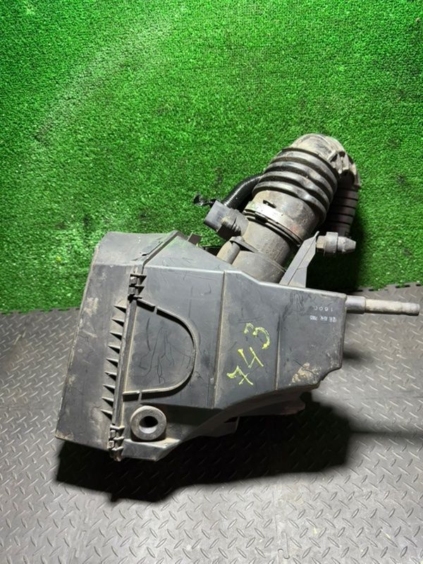 корпус воздушного фильтра Audi A6 4F/C6 2006, 2.0 л., 4F0133835H - фото №1