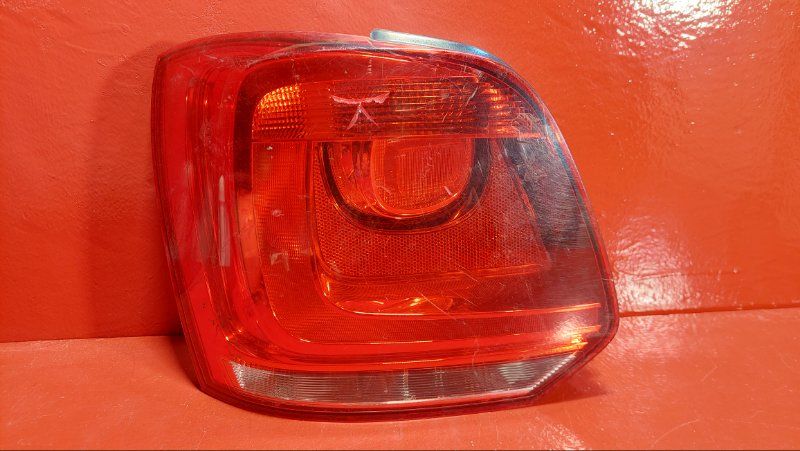 фонарь задний левый Volkswagen Polo 5 поколение 2011, 1.2 л., CGPB, бензин, 6R0945095, 6R0945111 - фото №1