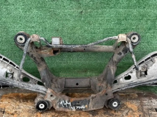 балка подвески задняя BMW 2001, 1.8 л., 10948900
