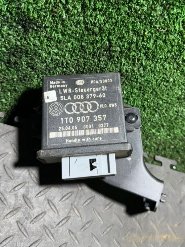 блок управления светом Volkswagen Touran 1 поколение 2004, 1T0907357 - фото №1